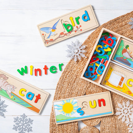 Melissa & Doug See & Spell − Wooden Alphabet Letters with Flash Cards | Educational Word Puzzles for Children | Age 4–6