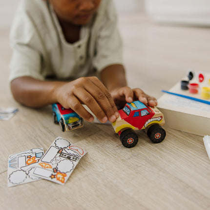 Melissa & Doug Kit de manualidades de madera "Decora tu propio" - Coche de carreras y camión monstruo