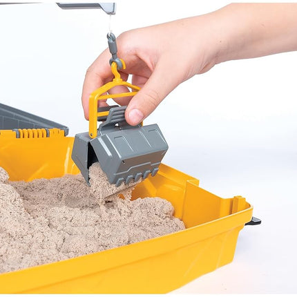 Kinetic Sand, Construction Site Folding Sandbox with 2lbs Play Sand & Toy Truck, Storage Case, Sensory Toys, for Kids Ages 3 and up