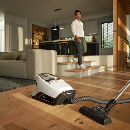 Miele SBD 365-3 AllTeQ Universal Floorhead, Vacuum Cleaner Head Attachment for Cleaning Carpets and Hard Floors, Black