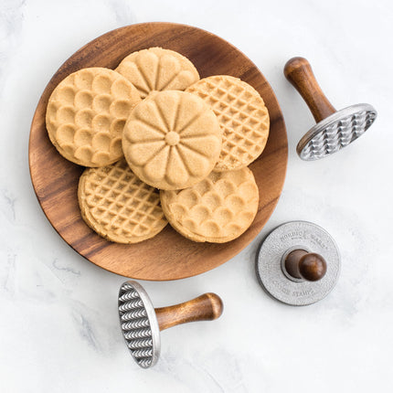 Nordic Ware All Season Cookie Stamps (Set of 3), Sturdy Cast Aluminium Cookie Stamp Set, Cookie Press Set Made in the USA, Sturdy and Durable Biscuit Maker Press Set, Silver