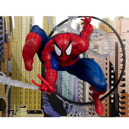 McFarlane Marvel Spider-Man 1:6th Scale Posed Figure with Scene & Comic (Based on The Amazing Spider-Man #301) Toys