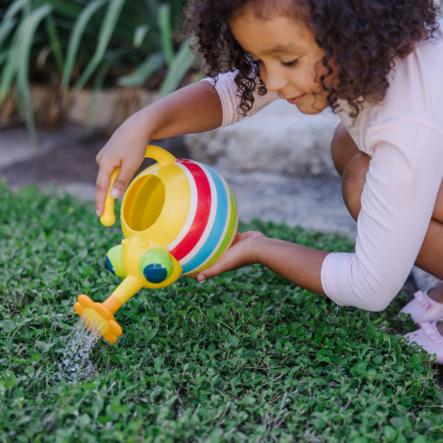 Melissa & Doug 6723 000772067232 Sunny Patch Giddy Buggy Watering Can with Flower-Shaped Spout, Multicolor, 1 EA