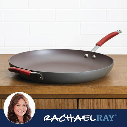 Sartén antiadherente Rachael Ray Cucina de aluminio anodizado de 14 pulgadas con mango auxiliar, gris con mangos rojo arándano