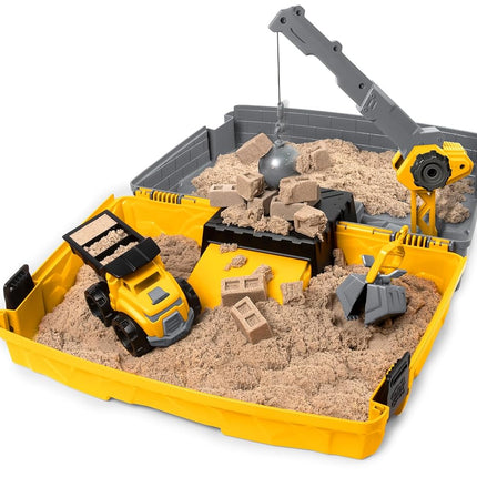 Kinetic Sand, Construction Site Folding Sandbox with 2lbs Play Sand & Toy Truck, Storage Case, Sensory Toys, for Kids Ages 3 and up