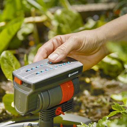 Gardena AquaZoom compact rectangular sprinkler: Sprinkler for watering areas of 9–216 m², range 3–18 m, spread 3–12 m, built-in filter (18708-20)