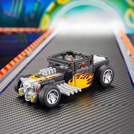 Transformers Collaborative Hot Wheels® x Transformers Bone Shakerä, Deluxe Class 5-Inch Robot Action Figure Converts to Car, Car Toys for Ages 8+