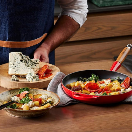 Le Creuset Signature Cast Iron Frying Pan with Wooden Handle 26cm Cerise, 20258260600422