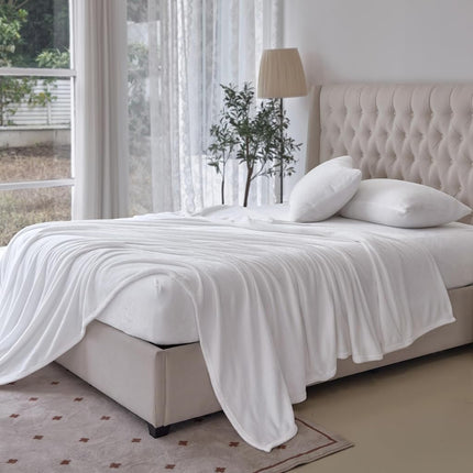 Elegant Comfort Luxuriously Soft 4-Piece Velvet Plush Flannel Sheet Set - Premium Quality - Cozy Warm, Anti-Static, Non Pilling Fuzzy Velvet Flannel Fleece Deep Pocket Sheet Set - Twin XL, White