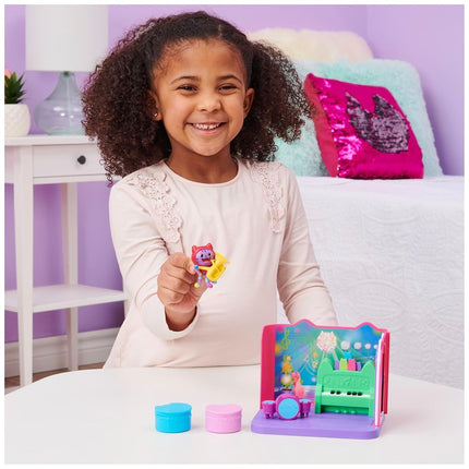 Gabby’s Dollhouse, Groovy Music Room with Daniel James Catnip Figure, 2 Accessories, 2 Furniture Pieces and 2 Deliveries, Kids’ Toys for Ages 3 and above