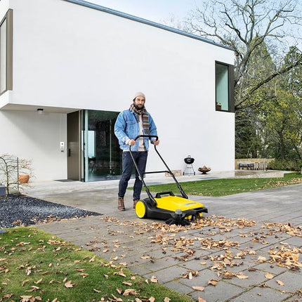 Kärcher side broom with special bristle for moist and fine-grained waste such as leaves for the S 6 to S 6 Twin sweepers, black