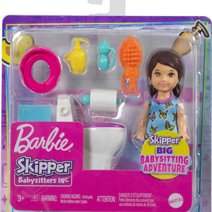 Barbie Skipper Coffret Poupée et Accessoires Les Baby-sitters avec Poupée Brune en Robe Papillon, Pot et Accessoires sur le Thème de la Salle de Bain
