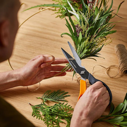 Fiskars Multi-Purpose Garden Shears - 7-in-1 Garden Multi-Tool with Sheath - Yard and Garden Tools - Orange/Black