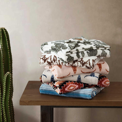 Wrangler - Couverture polaire douce et moelleuse, inspirée de Yellowstone, Décoration western pour lit ou canapé (Vert Cactus Garden, 127 x 178 cm)