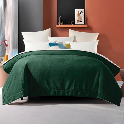 Elegant Comfort Ultra Soft Reversible Flannel Sherpa Blanket - Cozy Silky Fleece Throw for Couch, Bed - Plush Fuzzy Warm Winter Blanket for Gift, Twin XL, Hunter Green
