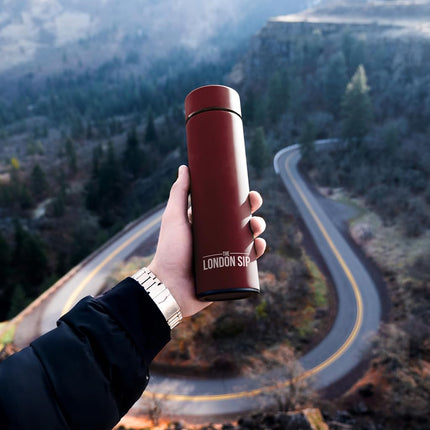 Vaso y taza de viaje multiusos de Here & Now Supply Co. | Botella de agua con infusor de té | Botella con infusión de frutas | Termo de café de acero inoxidable de doble pared para bebidas frías y calientes (rojo sagrado)