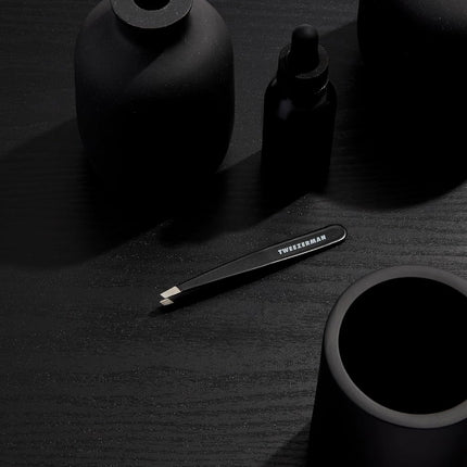 Tweezerman G.E.A.R. Slant Tweezer (Midnight)