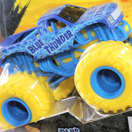 Monster Jam Official 1:64 Scale Diecast Truck 2-Pack Series 33 Blue Thunder vs Bad News Travels Fast