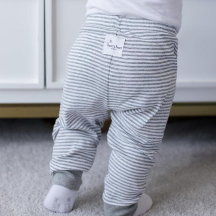 Burt's Bees Baby - Conjunto de camisa y pantalón para bebé, conjunto de dos piezas para la parte superior e inferior, cesta de regalo para bebé, niños pequeños, gris, 2 piezas, 6-9 meses