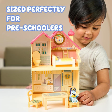 Bluey Mini Home Playset Compact House Playset With Carry Handle Three Different Rooms Kitchen, Bedroom and Bathroom Includes Figure With 5 Play Pieces