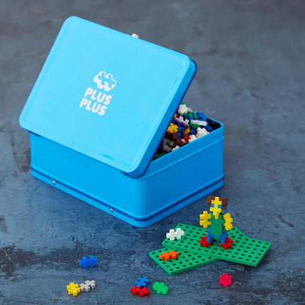 Plus Plus Building Blocks Toy and Storage Case - Includes 600 Pieces and 1 Baseplate - Kids Construction Toys, Creative Learning Resources, STEM Play for Home and Travel - Blue Metal Case Set