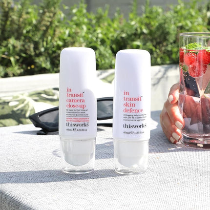 This Works In Transit Skin Defence, 40 ml - SPF Face Moisturiser with Hyaluronic Acid, Vitamin E and Antioxidants - Anti-Aging Daily Face Sunscreen with SPF 45 for Broad-Spectrum UVA/UVB Protection