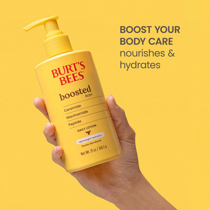 Loción Corporal Burt's Bees Boosted, con un Complejo de Ceramida, Niacinamida y Péptidos, Loción Diaria Ligera que Ayuda a Reforzar la Barrera Cutánea, con Aroma Tropical, Botella de 368 g.