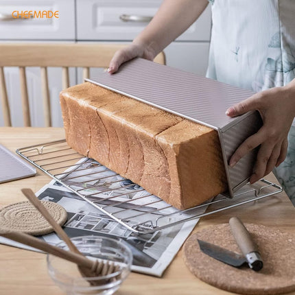 CHEFMADE Commercial Pullman Loaf Pan with Lid, 2.6Lb Dough Capacity Non-Stick Rectangle Corrugated Toast Box for Oven Baking 5.2" x 15.2"x 4.9"(Champagne Gold)