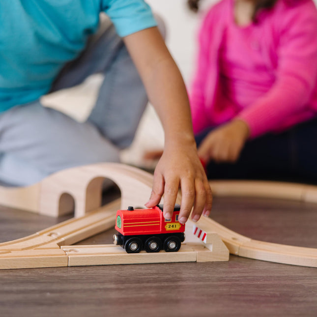 Wooden Figure 8 Train Set - Melissa & Doug
