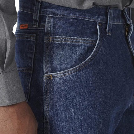 Wrangler Riggs Workwear para hombre, jeans resistentes a las llamas, corte relajado, desteñido medio, 34W x 34L