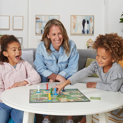 Hasbro Gaming Clue Junior Game, 2-Sided Gameboard, 2 Games in 1, Clue Mystery Game for Younger Kids Ages 4 and Up, Kids Games for 2 to 6 Players