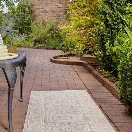 Unique Loom Outdoor Aztec Collection Area Rug - Chalca (2' 7" x 12' Runner, Light Gray/Ivory)