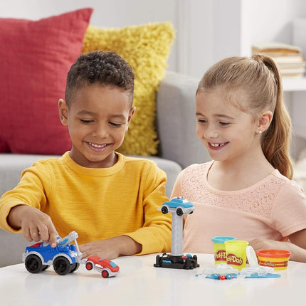 Play-Doh Wheels Tow Truck Toy for Children 3 Years and Up with 3 Non-Toxic Colours
