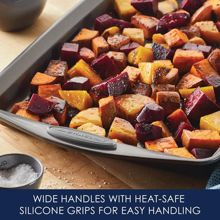 Juego de utensilios para horno antiadherentes Rachael Ray con mangos, bandejas para hornear galletas antiadherentes - 3 piezas, gris con mangos gris sal marina