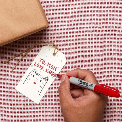 Marcador permanente Sharpie 30002 de punta fina (paquete de 2), marca en papel y plástico, resistente a la decoloración y al agua, certificado AP, color rojo, 12 marcadores por caja, paquete de 2 cajas, 24 marcadores en total
