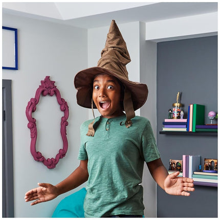 Wizarding World, Talking Sorting Hat with 15 Phrases for Harry Potter Pretend Play Kids’ Fancy Dress Role Play Toys for Ages 5 and up, Brown