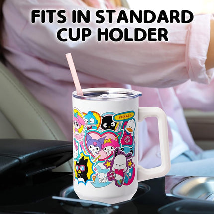 Vaso de acero inoxidable Silver Buffalo Sanrio Hello Kitty and Friends con calcomanía de collage, asa y pajita, cabe en portavasos estándar, 40 onzas