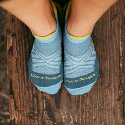 Darn Tough Men's Run No Show Tab Ultra-Lightweight with Cushion - Merino Wool Socks for Running, Teal, Large