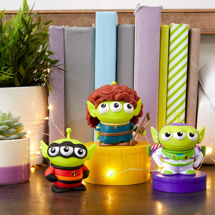 Figuras de personajes Pixar Alien Remix, paquete de 3 con Mr. Increíble de Los Increíbles, Buzz Lightyear de Toy Story y Mérida de Valiente, coleccionable en divertido envase retro de entrega de pizza para edades de 3 años en adelante