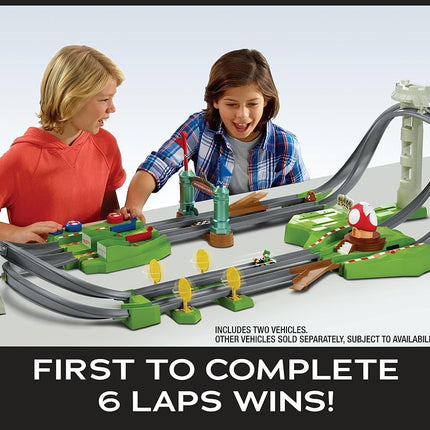 Hot Wheels Mario Kart Circuit Track Set with 1:64 Scales Die Cast Kart replica, Ages + and above, HFY15