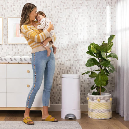 Munchkin UV Diaper Pail, Kills Odor-Causing Bacteria with Each Use