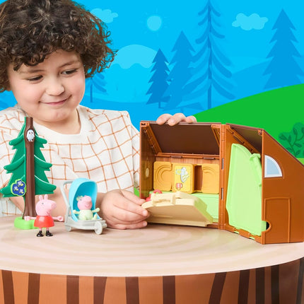Peppa Pig Peppa's Travels: Cabin Adventure Playset with Fold-Up House and 2 Figures