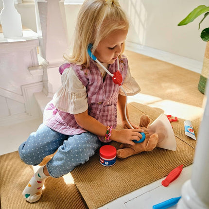 Melissa & Doug Pet Vet Set | Animal Care Kit for Kids, Doctor Role Play Toys for Children | Age 3+