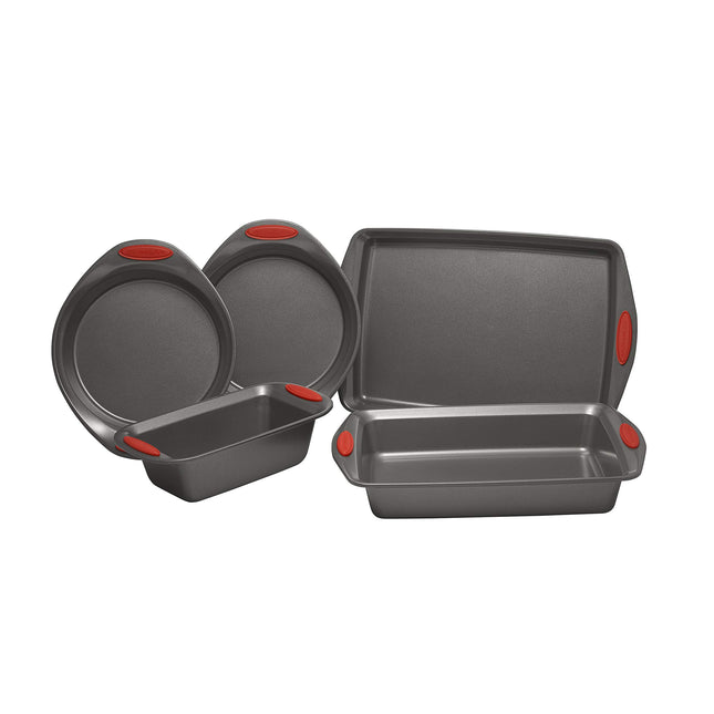 Rachael Ray - Juego de moldes para hornear antiadherentes con asas, incluye molde antiadherente para pan, molde para hornear, moldes para pasteles y bandeja para galletas/bandeja para hornear, 5 piezas, gris con asas rojas