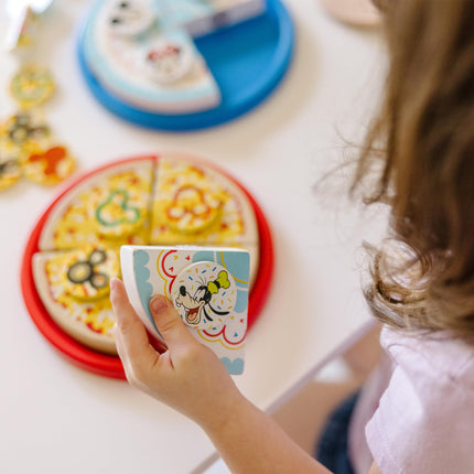 Set de pizza y pastel de cumpleaños de madera de Mickey Mouse de Disney de Melissa & Doug (Embalaje de comercio electrónico)