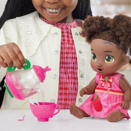 Baby Alive Bubbly Tea Party, muñeca Berry Boo con accesorios de tetera, pelo negro, juguete de 28 cm para niñas y niños de 3 años en adelante