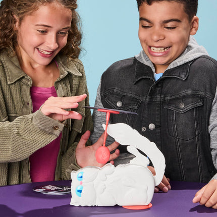 Hasbro Gaming Throwing Paws: A Cat Card Game – Fun Skill and Action Card Games for Children