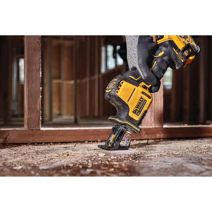 Sierra de sable inalámbrica DEWALT DCS369B Atomic 20V MAX de una mano (solo herramienta)