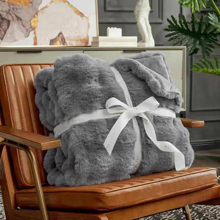 Cozy Bliss Faux Fur Throw Blanket for Couch, Bubble Plush Blanket Twin Size, Fuzzy Soft & Thick Blanket for Bed Sofa Living Room, 152.4 x 203.2cm Grey