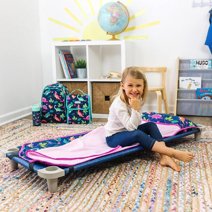 Tapis de sieste matelassé Wildkin pour enfants – Microfibre douce et sangles élastiques – Idéal pour l'école, les soirées pyjama et les voyages – Darling Dinosaurs